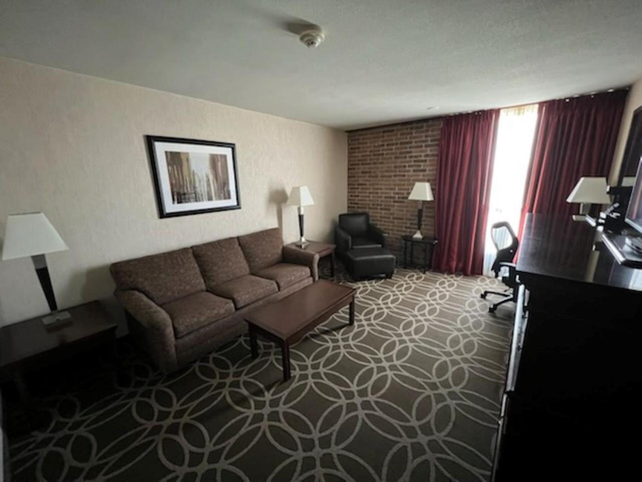 Hotel Lotus Kansas City Merriam Exterior photo